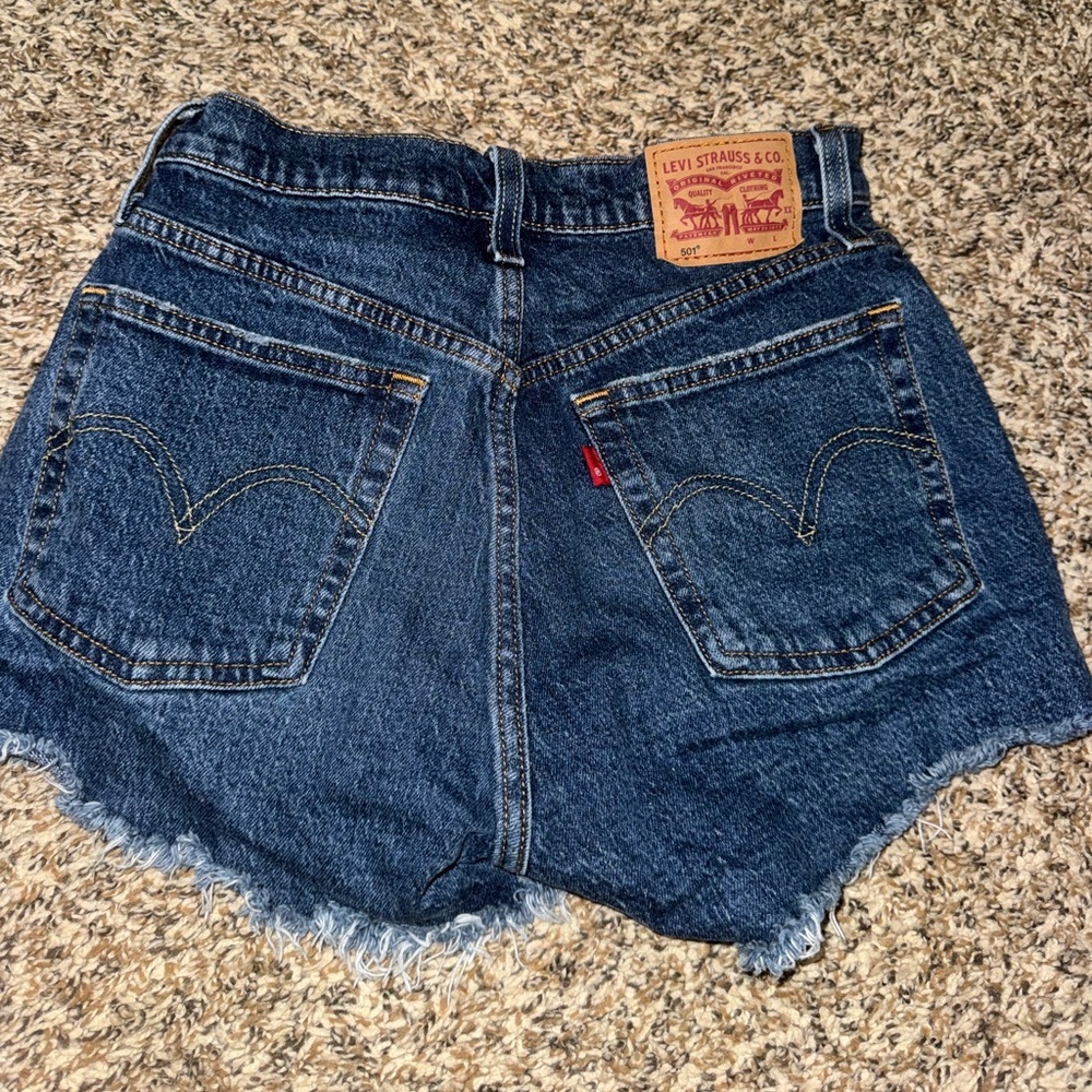 Levi 501s size 25W